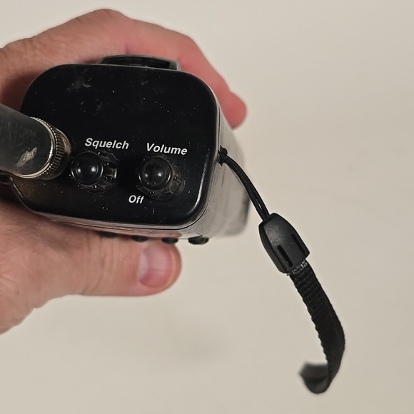 Cobra RoadTrip HH38WXST 4-Watt 40-Channel Sound Tracker Handheld CB Radio - Picture 6 of 10